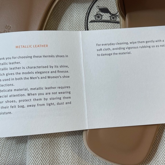 💯 Authentic Hermes “H" cut-out. *Metallic Leather *Dore-Rose golden color - Picture 9 of 14